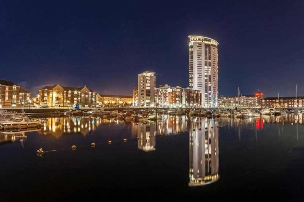 Apartmán Beach On The Doorstep Meridian Tower Marina Swansea Exteriér fotografie