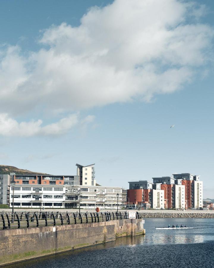 Apartmán Beach On The Doorstep Meridian Tower Marina Swansea Exteriér fotografie